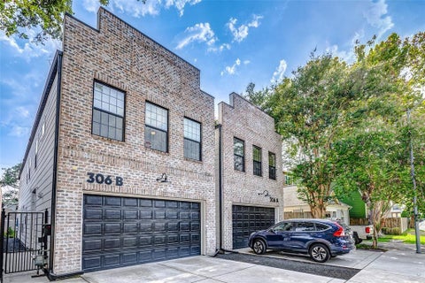 Photo of 306 E 28th Street #B, Houston, TX 77008 (MLS # 21541001)