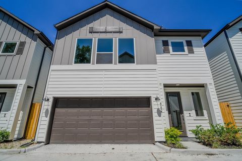 Photo of 615 Northew Street #K, Houston, TX 77091 (MLS # 23387325)