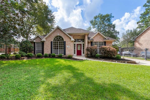 Photo of 712 Forest Lane Drive, Conroe, TX 77302 (MLS # 40183512)