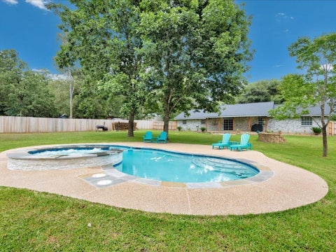 Photo of 7036 Fm 841, Lufkin, TX 75901 (MLS # 97226088)