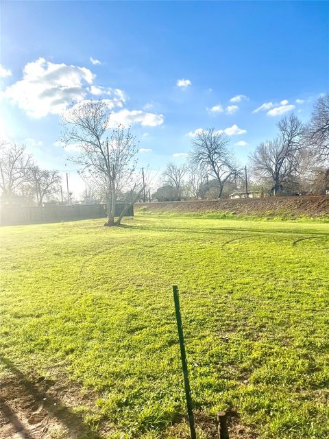 Photo of 1006 Back Street, Columbus, TX 78934 (MLS # 23043609)