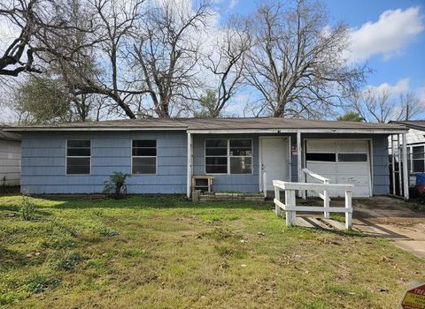 Photo of 5410 Heron Drive, Houston, TX 77033 (MLS # 14322134)