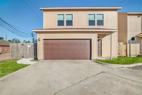 Photo of 8712 San Rocco Street, Houston, TX 77031 (MLS # 43403490)