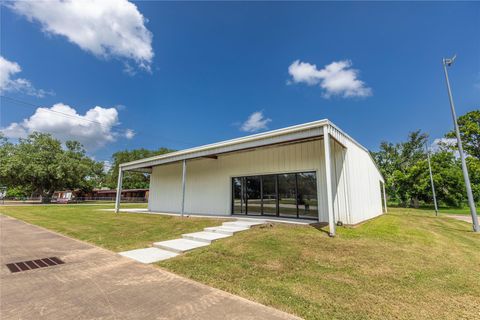Photo of 425 E Obryant Street, Bellville, TX 77418 (MLS # 70703502)