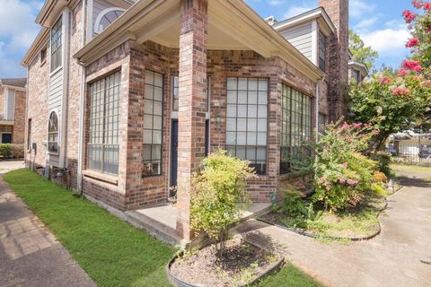 Photo of 8888 Benning Drive #271, Houston, TX 77031 (MLS # 83381974)