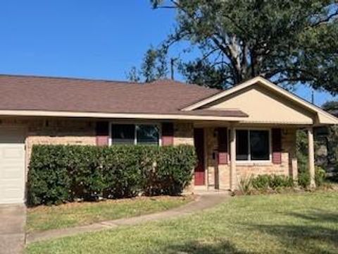 Photo of 1607 Willowby Drive, Houston, TX 77008 (MLS # 46150610)