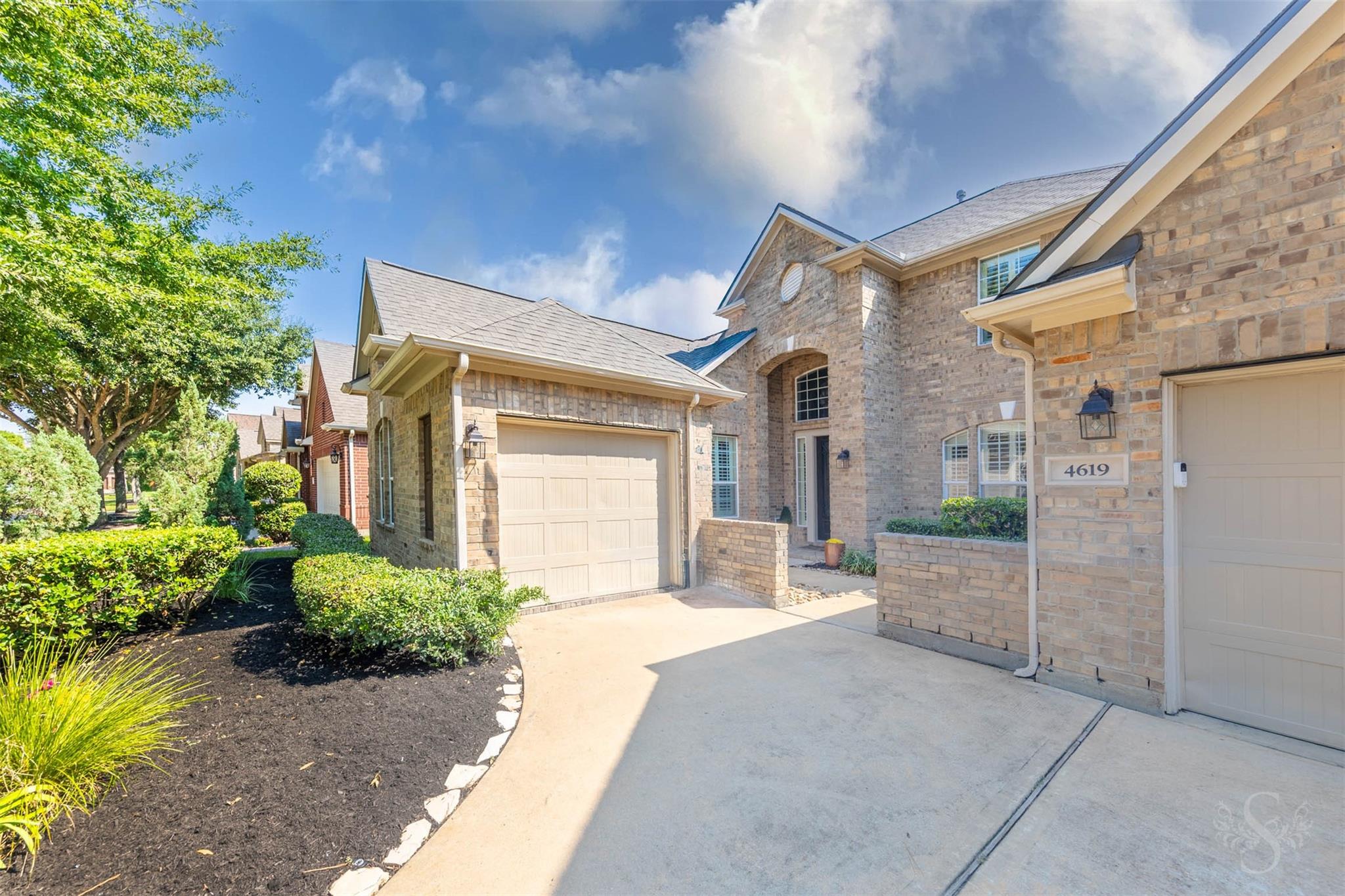 4619 Middlewood Manor Lane