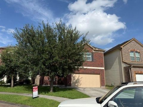 Photo of 2410 Ranna Court, Sugar Land, TX 77498 (MLS # 40527945)