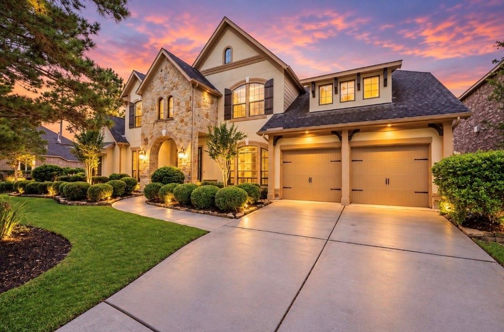 Photo of 241 W Tupelo Green Circle, Spring, TX 77389 (MLS # 93667136)