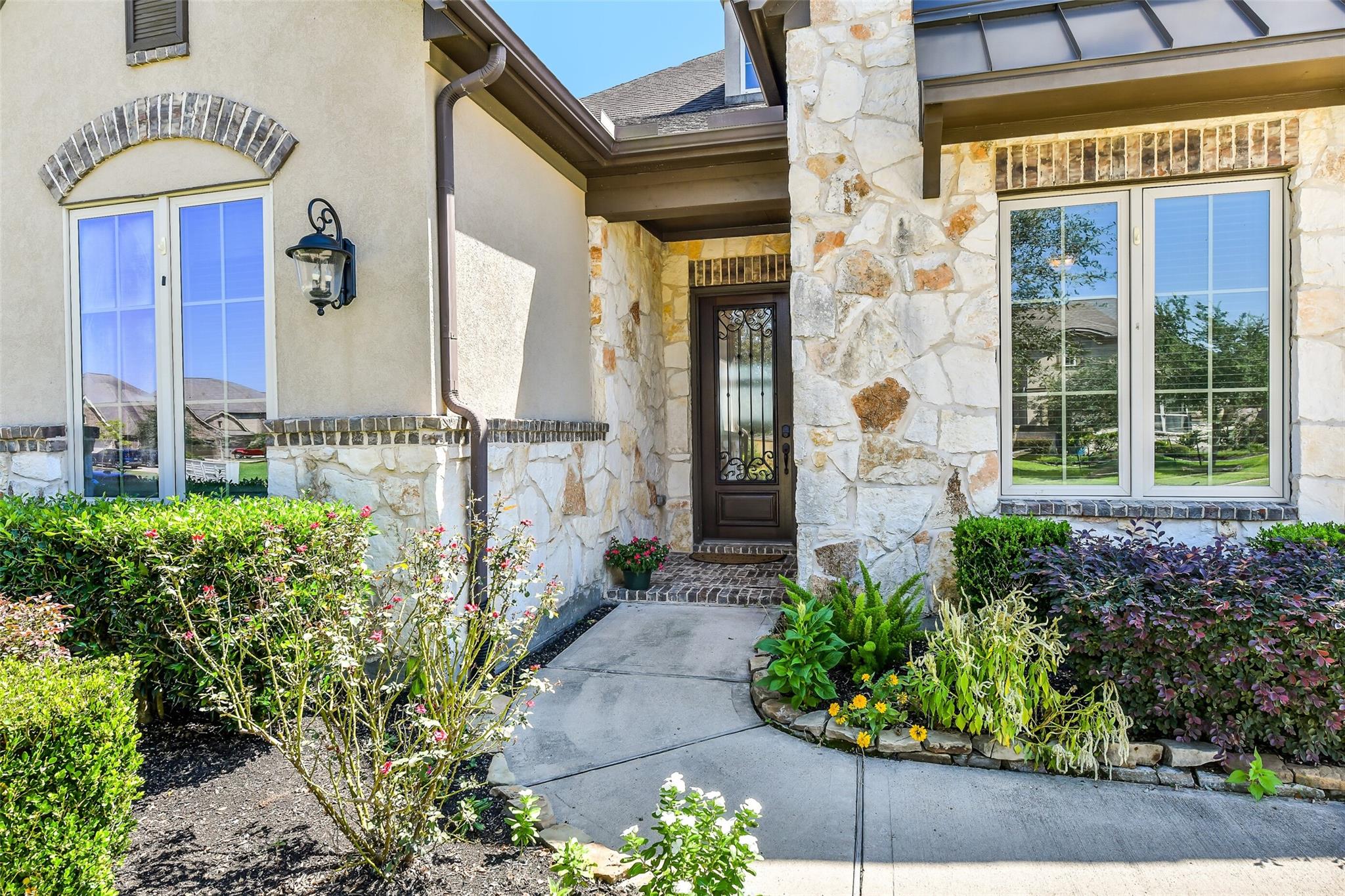 2524 Royal Field Lane