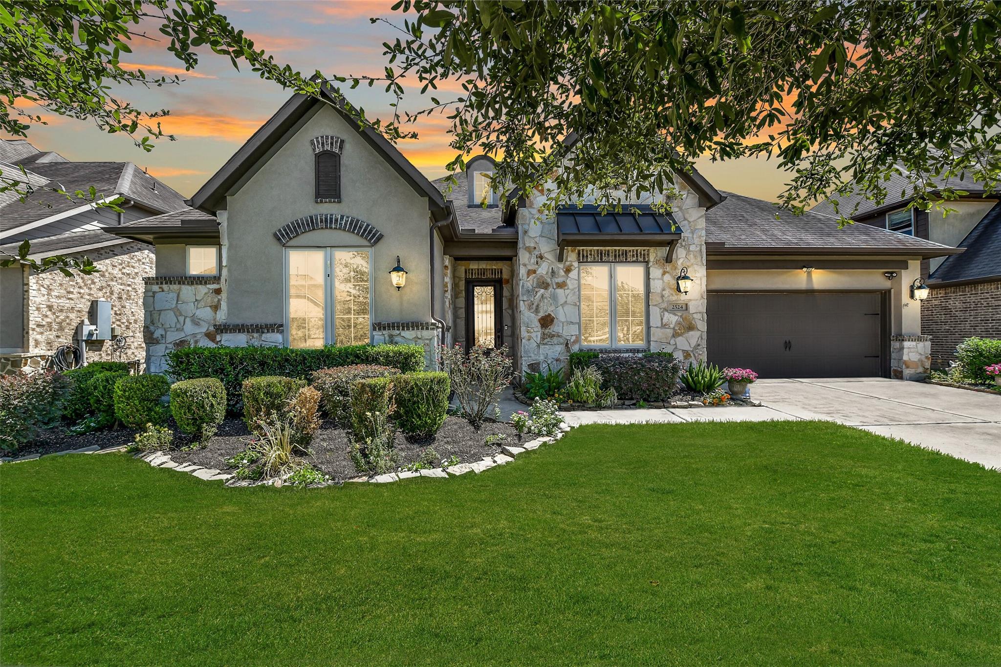 2524 Royal Field Lane