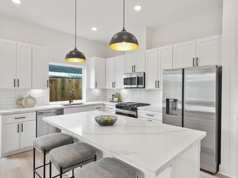 Photo of 241 Rebecca Street #B, Houston, TX 77022 (MLS # 32051869)