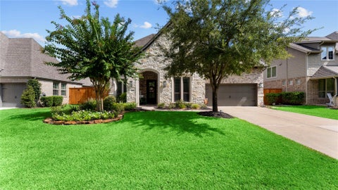 Homes For Sale - 121 Hunter Hollow Place<br/> Montgomery County, Montgomery, TX 77316