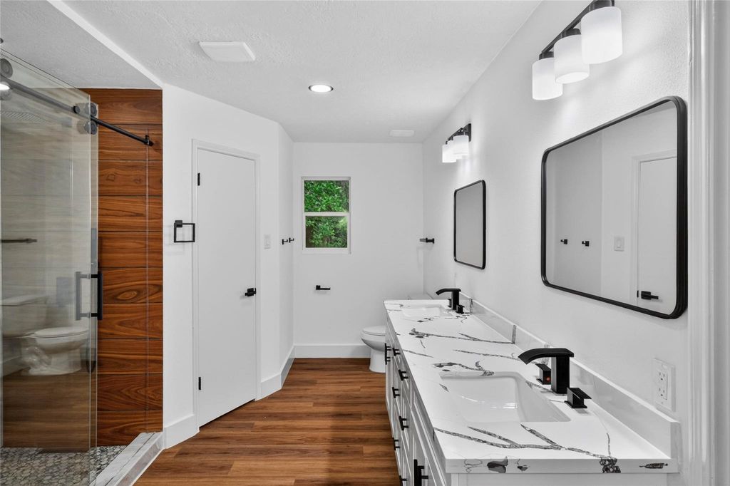 Photo of 2402 River Village Drive, Houston, TX 77339 (MLS # 97331418)