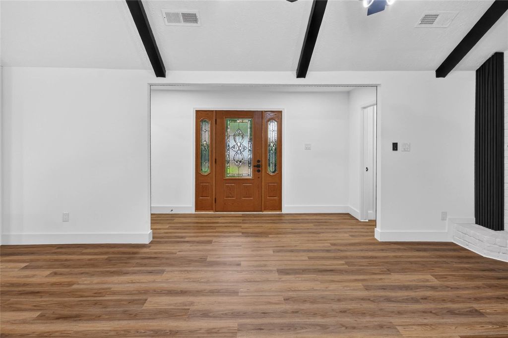 Photo of 2402 River Village Drive, Houston, TX 77339 (MLS # 97331418)