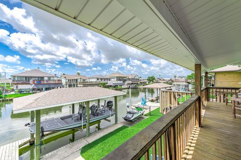 Photo of 834 Marlin Street, Bayou Vista, TX 77563 (MLS # 26918801) Photo of 834 Marlin Street, Bayou Vista, TX 77563 (MLS # 26918801)