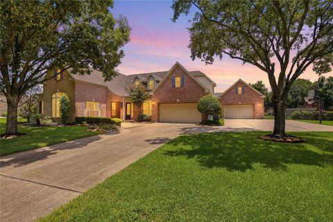 Photo of 38 Highclere Park Drive, Spring, TX 77379 (MLS # 20423509)