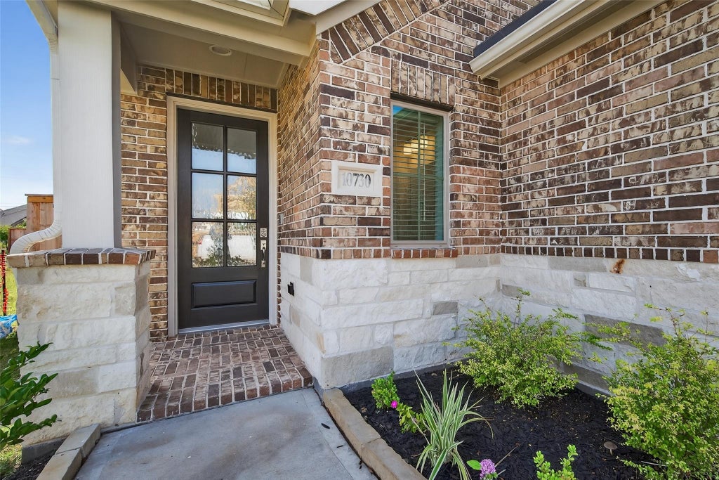 Photo of 10730 Aquila Star Drive Drive, Richmond, TX 77406 (MLS # 93401097)