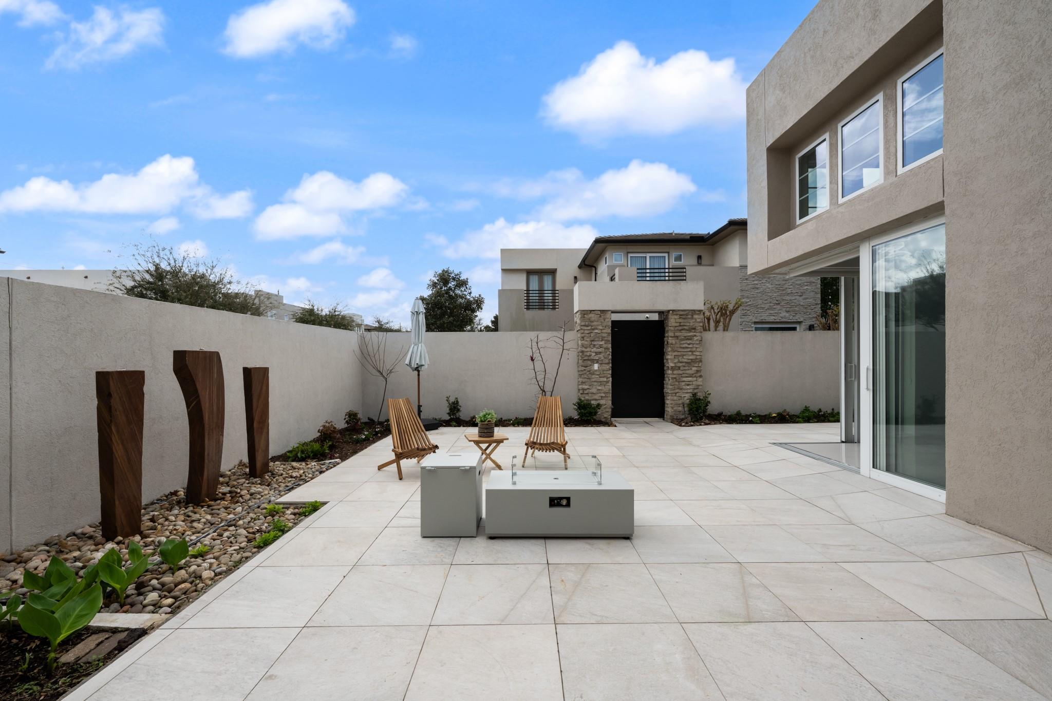 11511 Royal Plain Avenue