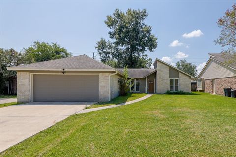 Photo of 431 Topsail Way, Crosby, TX 77532 (MLS # 76110195)