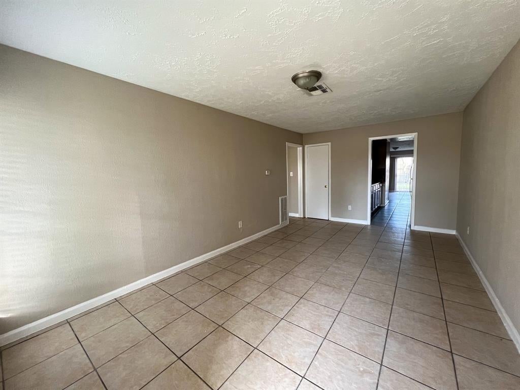 6736 W Fuqua Drive