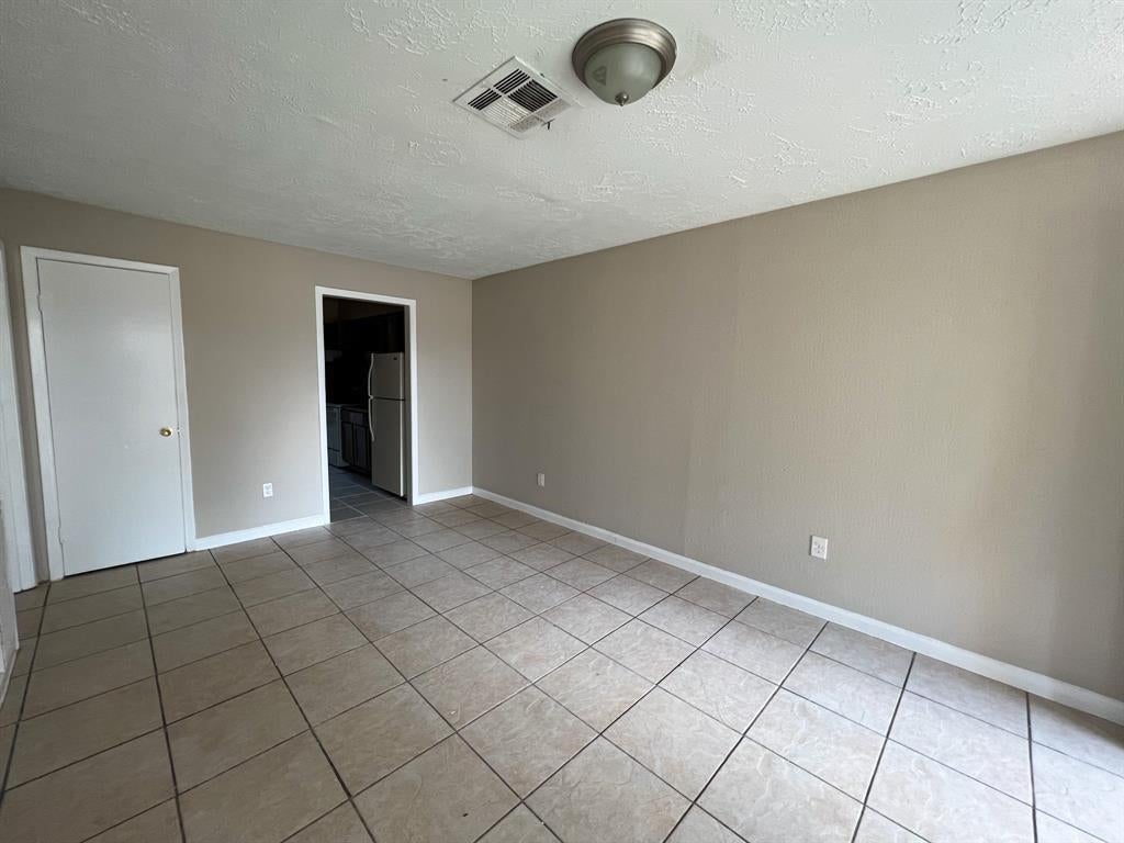 6736 W Fuqua Drive