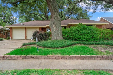 Photo of 717 Mark Street, Deer Park, TX 77536 (MLS # 39833061)