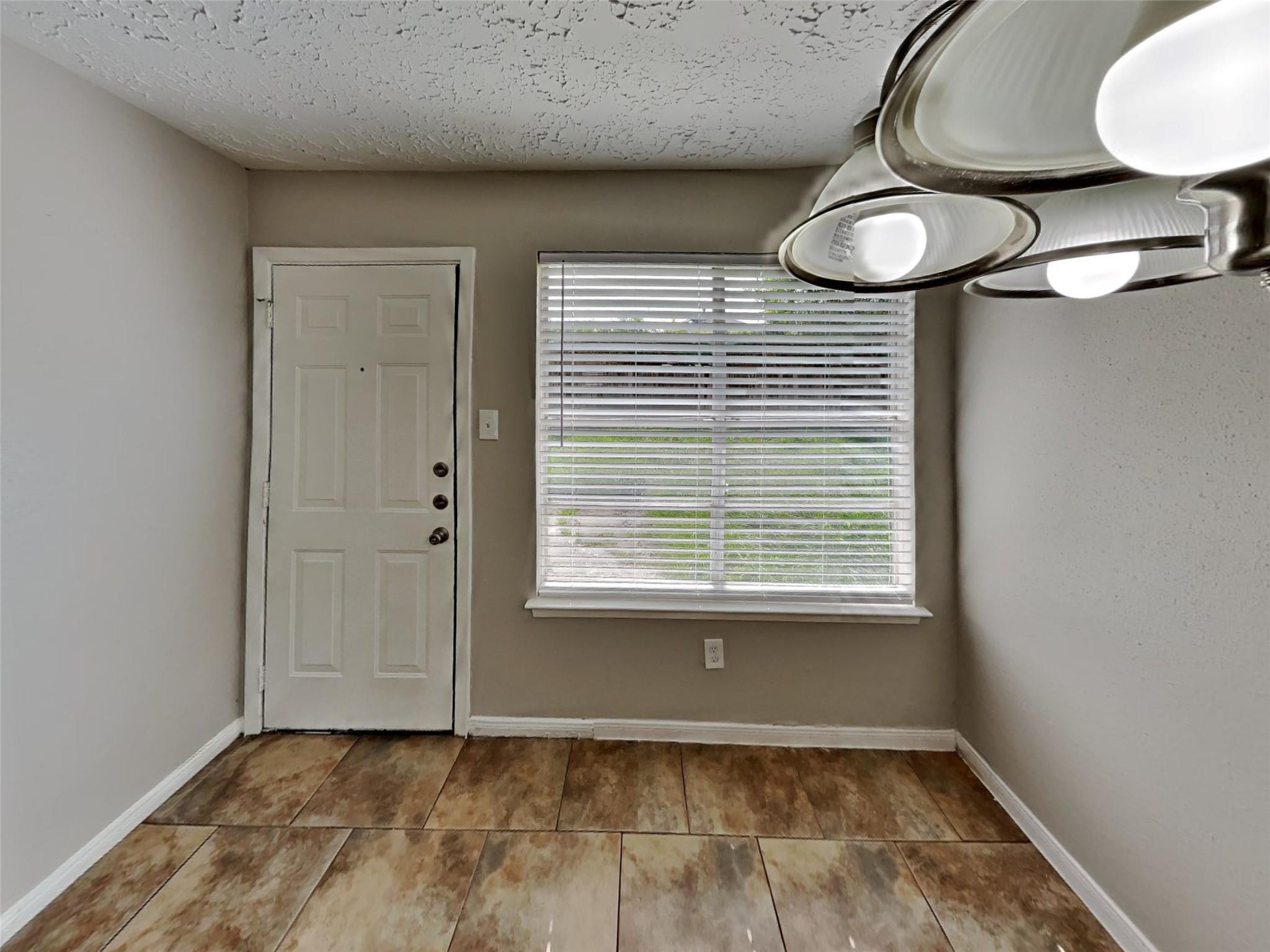 20211 Cottonglade Lane