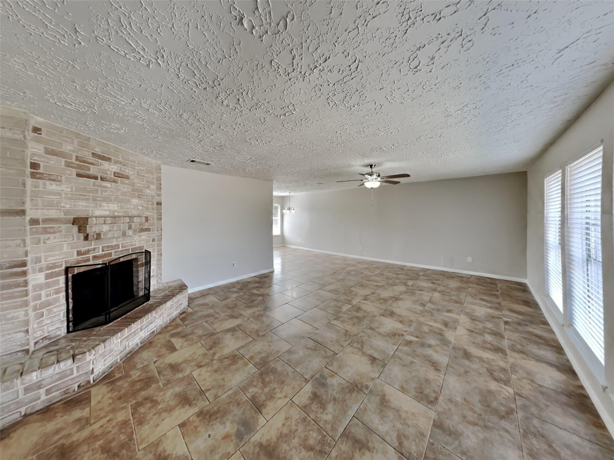 20211 Cottonglade Lane