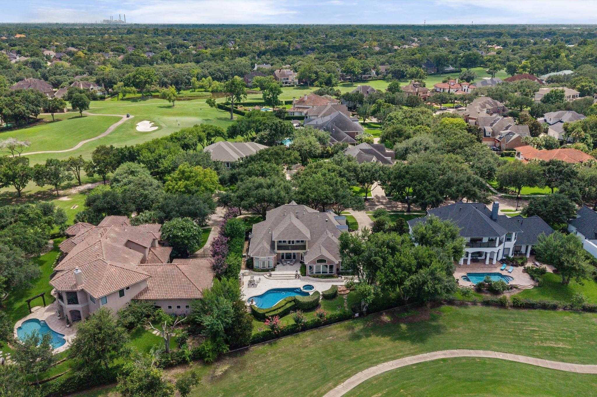 4 Ellicott Way