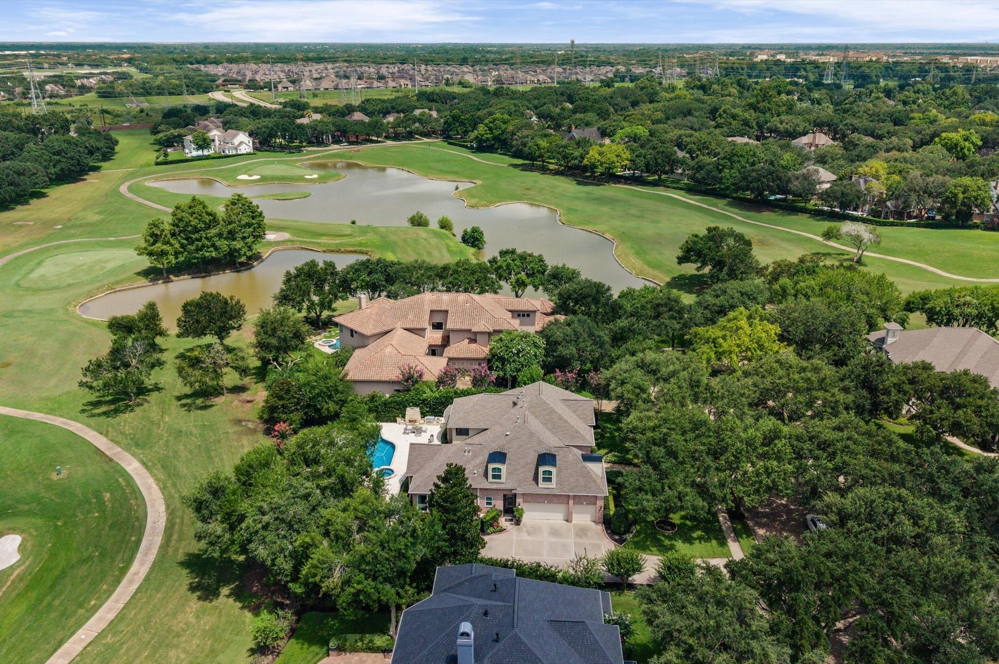 4 Ellicott Way