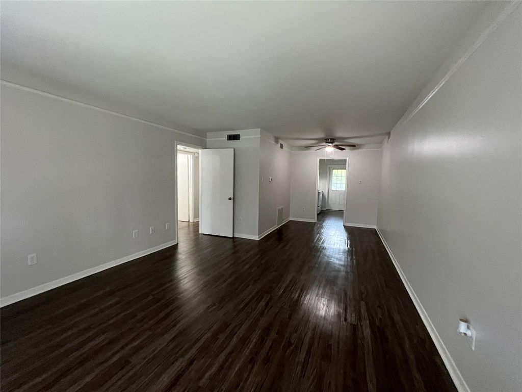 Photo of 500 Willow Drive #B2, Lake Jackson, TX 77566 (MLS # 54656677)