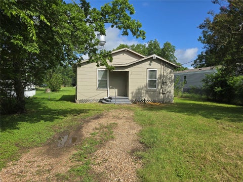 Photo of 115 S Dallas Street, Bremond, TX 76629 (MLS # 83832402)