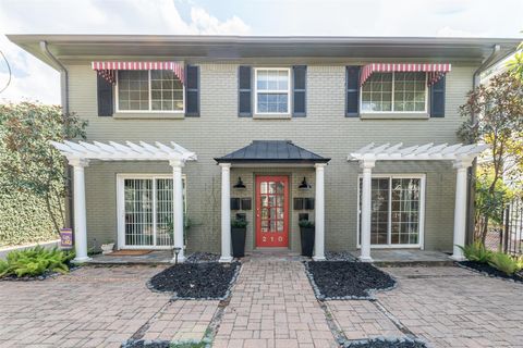 Photo of 210 Emerson Street #6, Houston, TX 77006 (MLS # 98653067)