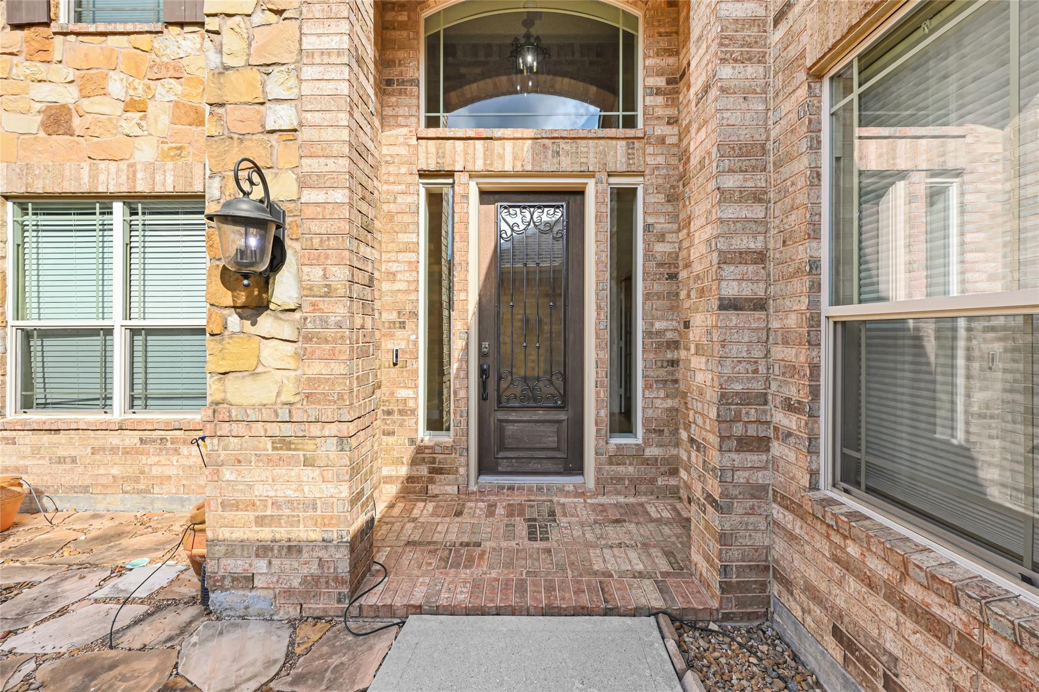 902 Cactus Ridge Court