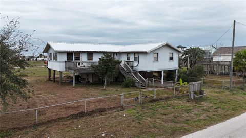 Photo of 963 Gulfview Drive, Crystal Beach, TX 77650 (MLS # 87110304)