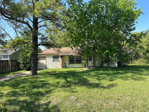 Photo of 201 Ipswich Road, Houston, TX 77061 (MLS # 45302758)