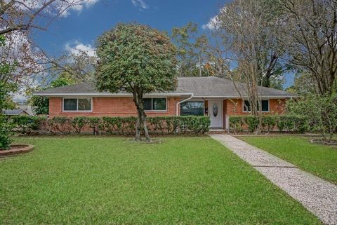 Photo of 3003 Topham Cir, Houston, TX 77018 (MLS # 91769548)