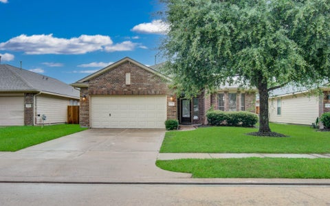 Photo of 20138 Jasper Oaks Drive, Cypress, TX 77433 (MLS # 37042129)