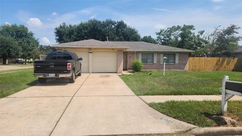 Photo of 8718 Glen Shadow Drive, Houston, TX 77088 (MLS # 36510016)