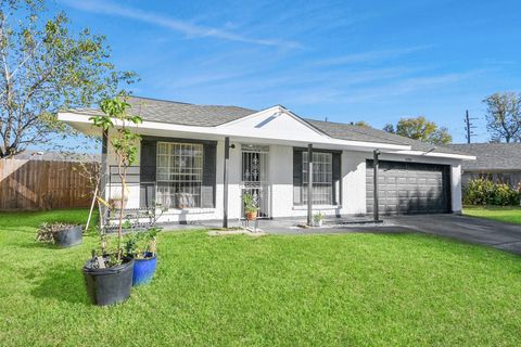 Photo of 11759 Cliveden Drive, Houston, TX 77066 (MLS # 62694990)