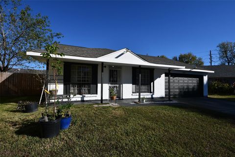 Photo of 11759 Cliveden Drive, Houston, TX 77066 (MLS # 62694990)