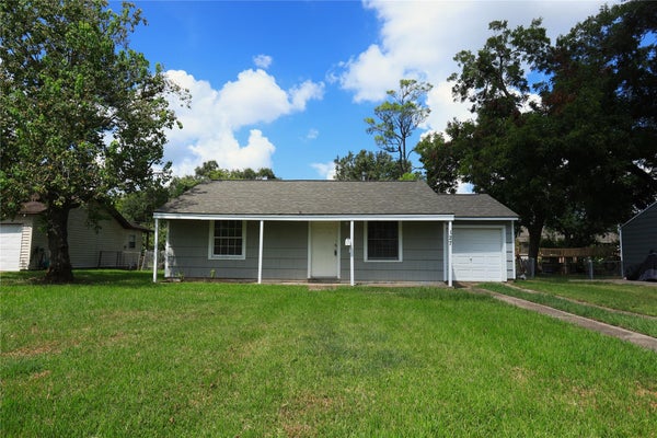127 HOLLY ST, LAKE JACKSON, TX 77566 - Image 5d345d8a7875421daa69f8a6b5cfa929/345563935