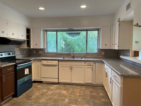 Photo of 5122 S Jackwood Street, Houston, TX 77096 (MLS # 36147124)