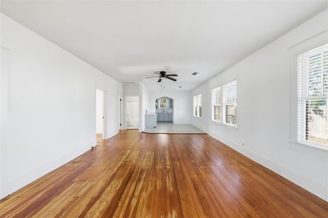 Photo of 3808 Highway 3, Dickinson, TX 77539 (MLS # 8979391)