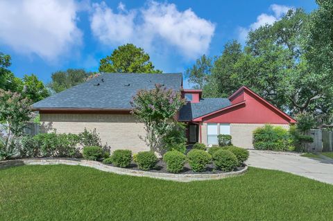 Photo of 6614 Vialinda Drive, Houston, TX 77083 (MLS # 31391936)