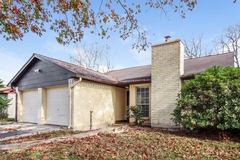 Photo of 4118 Brookhead Trail, Houston, TX 77066 (MLS # 22383977)