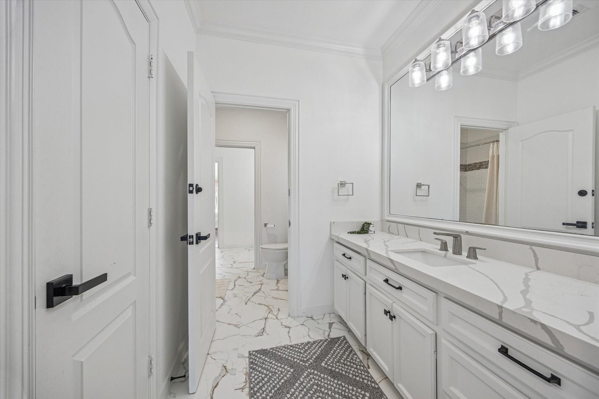 Sugar Land, Texas, 77479, United States, 6 Bedrooms Bedrooms, ,5 BathroomsBathrooms,Residential,Active,2021612