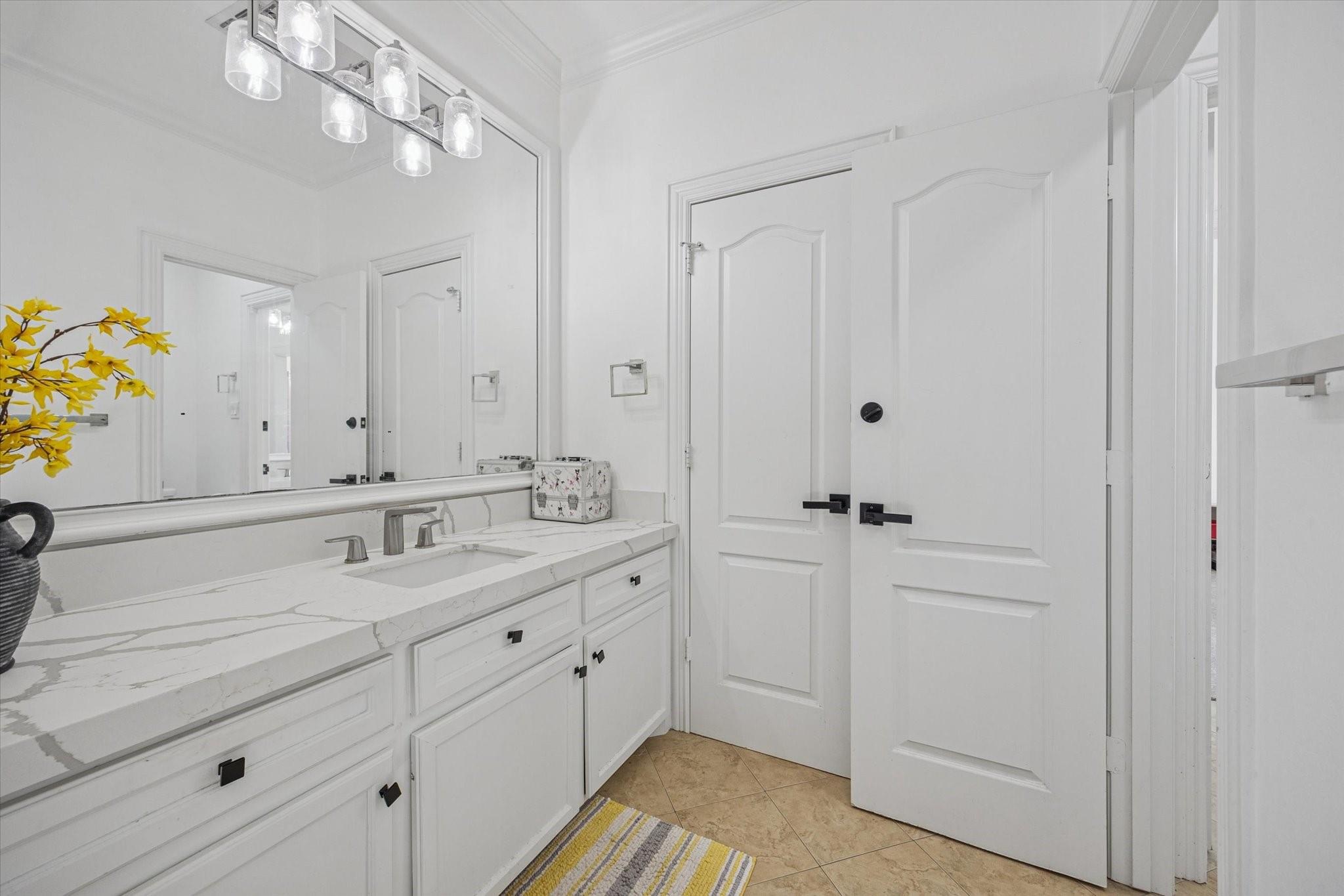 Sugar Land, Texas, 77479, United States, 6 Bedrooms Bedrooms, ,5 BathroomsBathrooms,Residential,Active,2021612
