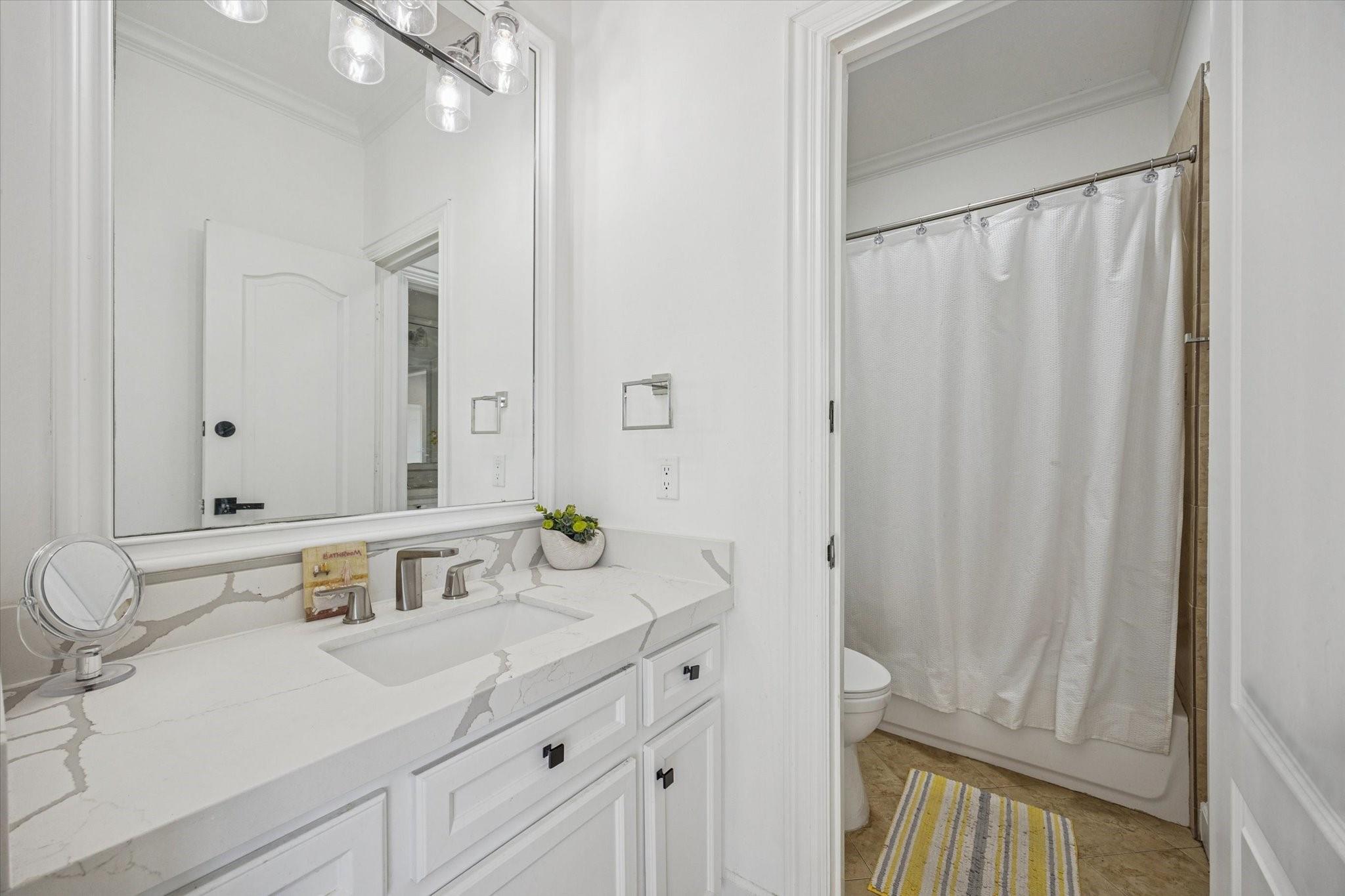 Sugar Land, Texas, 77479, United States, 6 Bedrooms Bedrooms, ,5 BathroomsBathrooms,Residential,Active,2021612